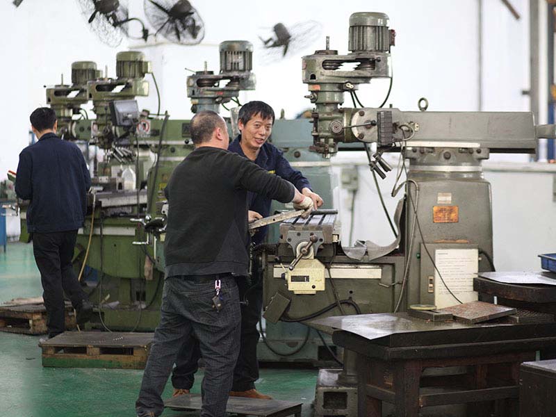 深圳塑膠模具廠，橡膠擠出模具成型原理